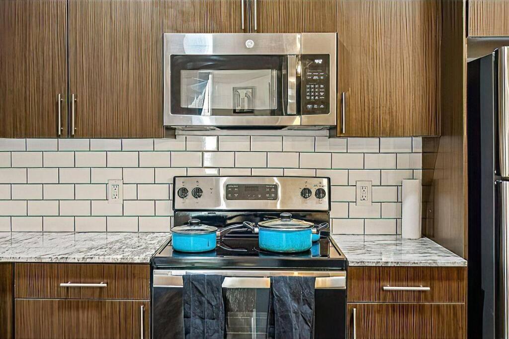 Contemporary Lux 1bd Downtown Apartment *
