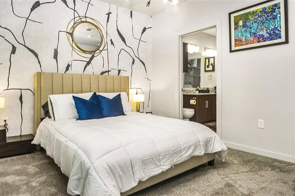 Contemporary Lux 1bd Downtown Dallas
