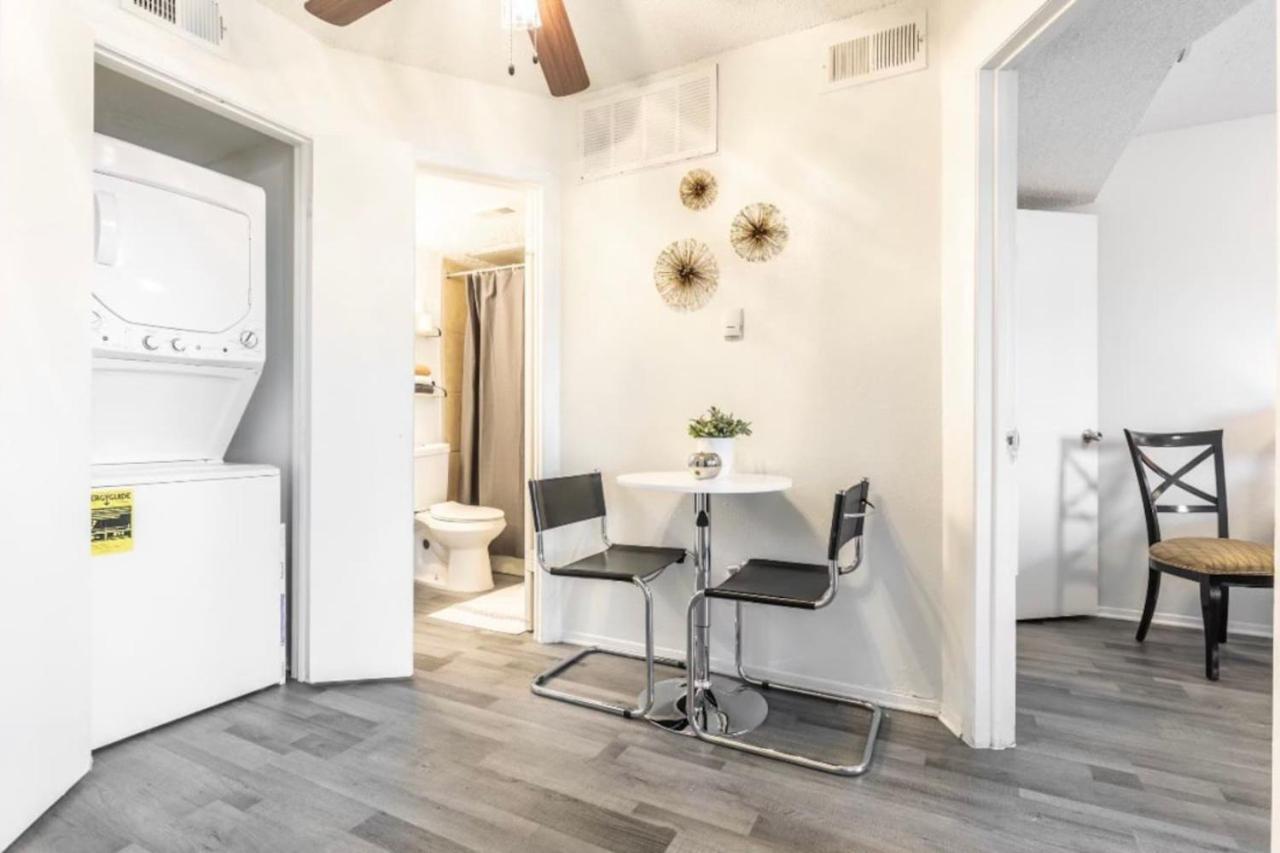 North Updated One Bedroom * Dallas