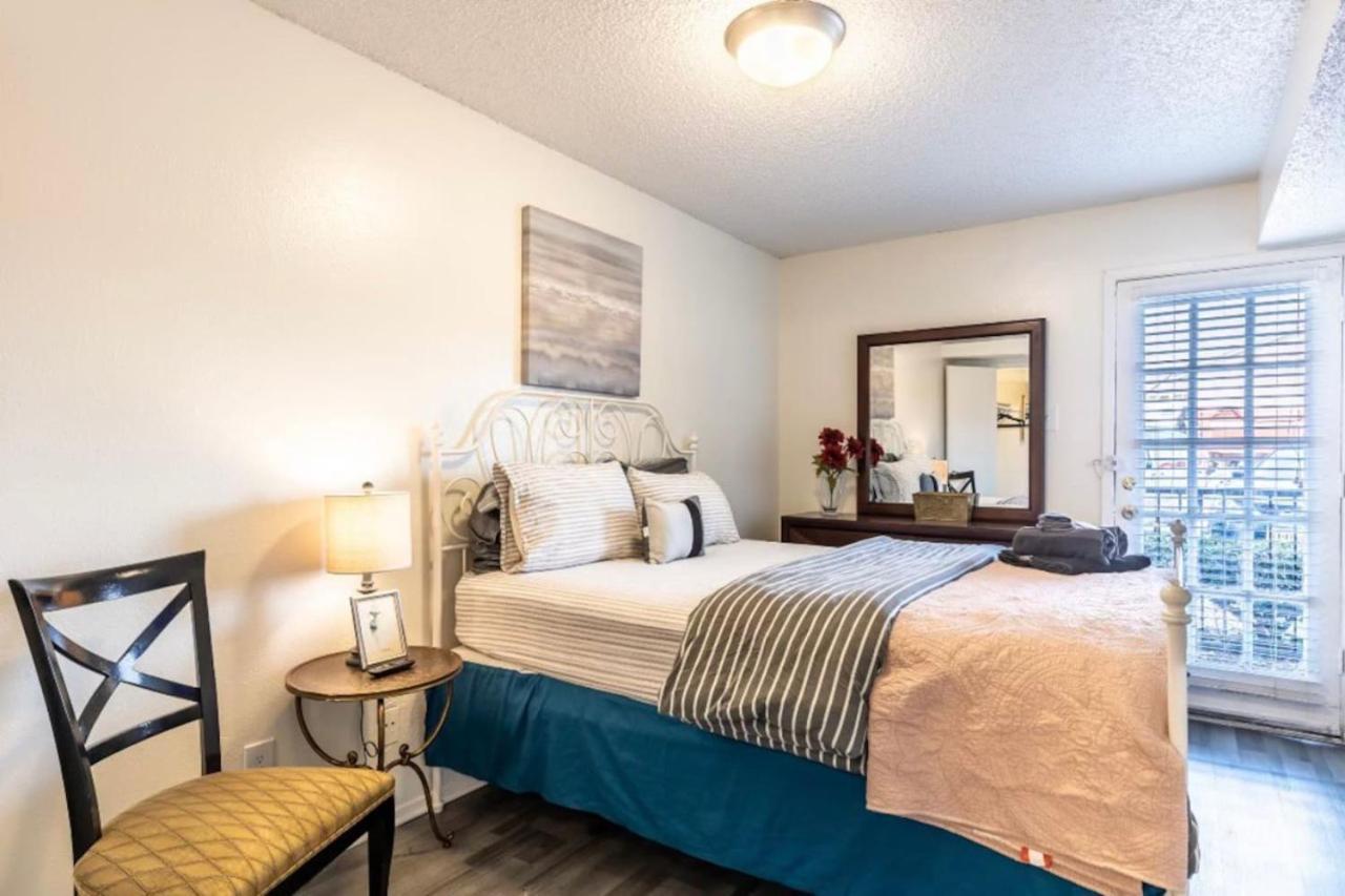 Apartment North Updated One Bedroom Dallas