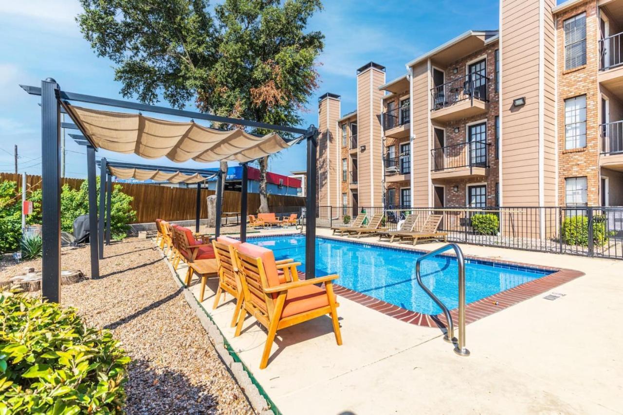 North Updated One Bedroom Dallas