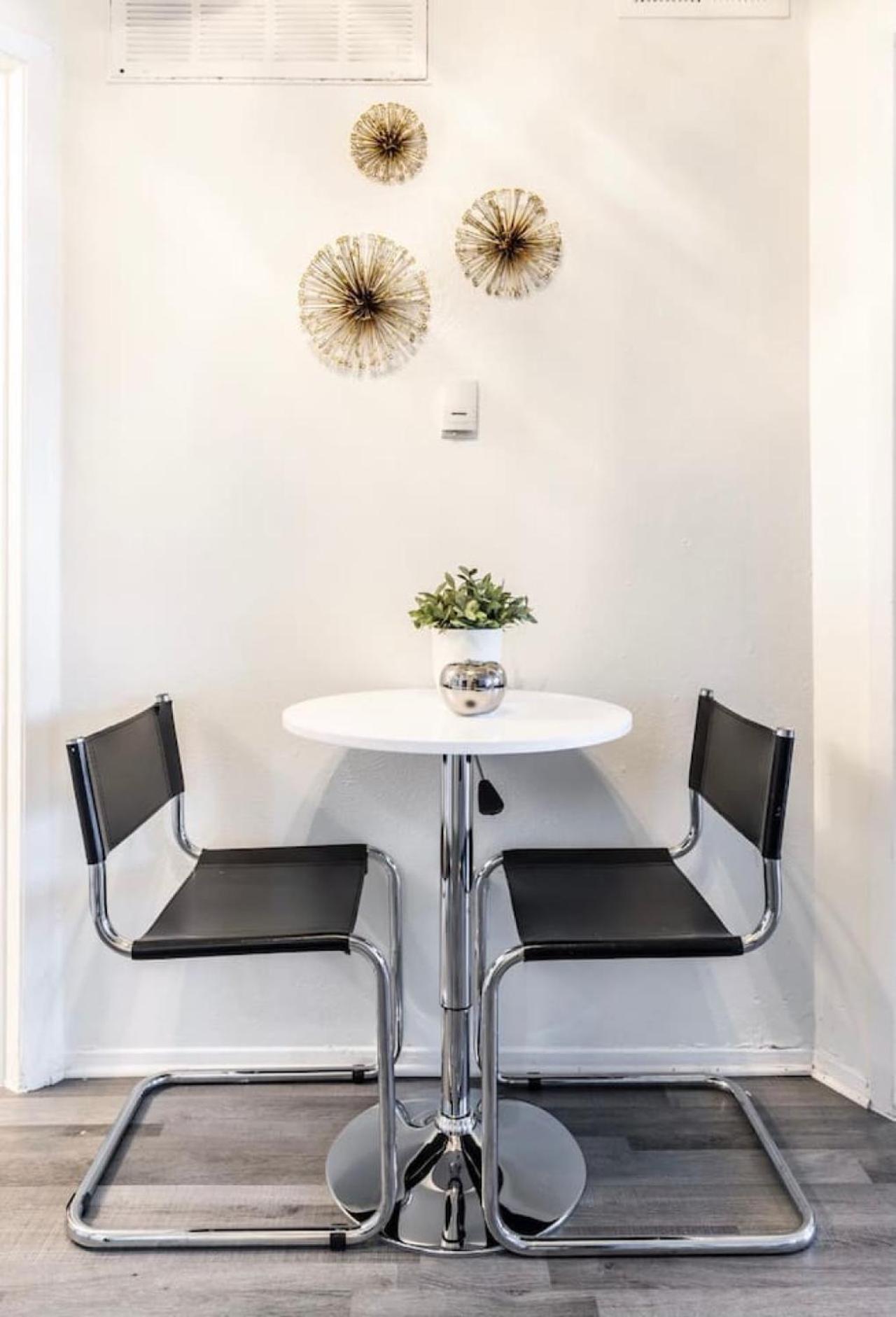 Apartment North Updated One Bedroom