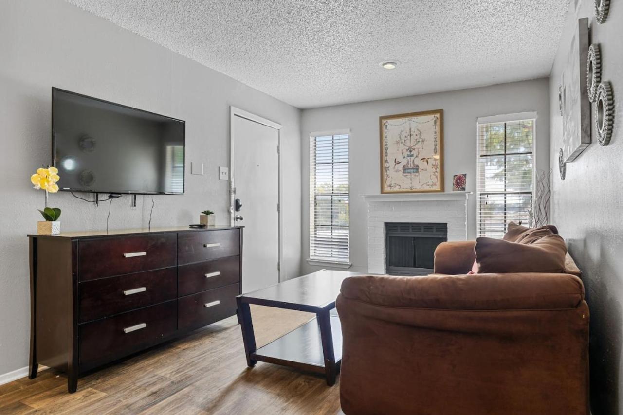 Work Remotely In Urban Dfw Apartment Dallas