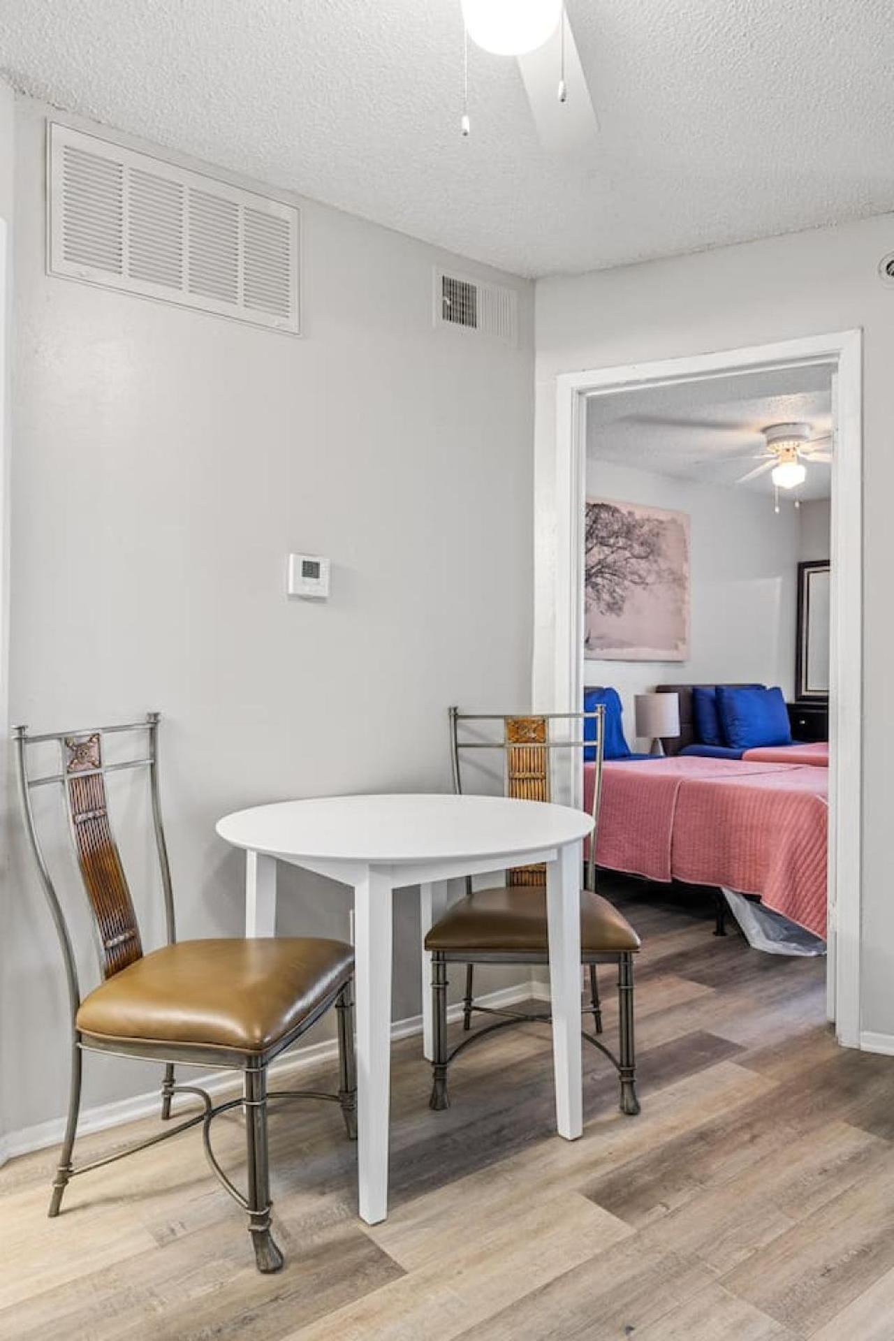 Cute Affordable In Dfw * Dallas