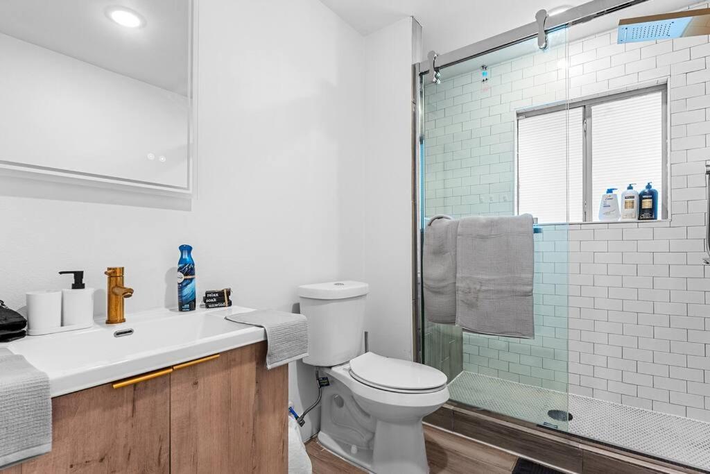 Apartment Stunning In Downton 2 Br/1 Bath *