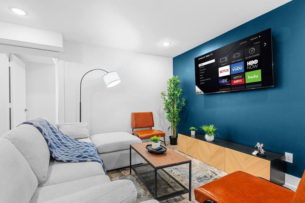 Stunning In Downton 2 Br/1 Bath Apartment Dallas