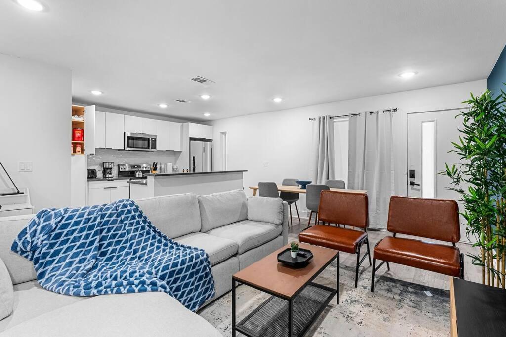 Luxurious In Downtown 2br/1 Bath * Dallas