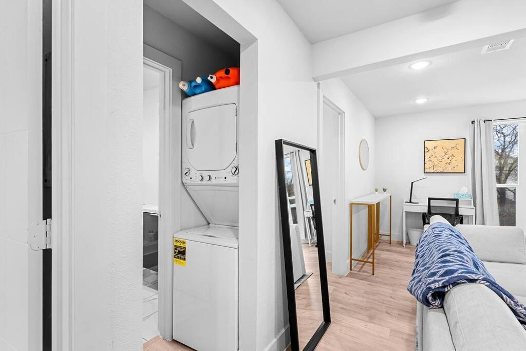 Stylish 2 Bed 1 Mile To Downtown Free Parking Dallas