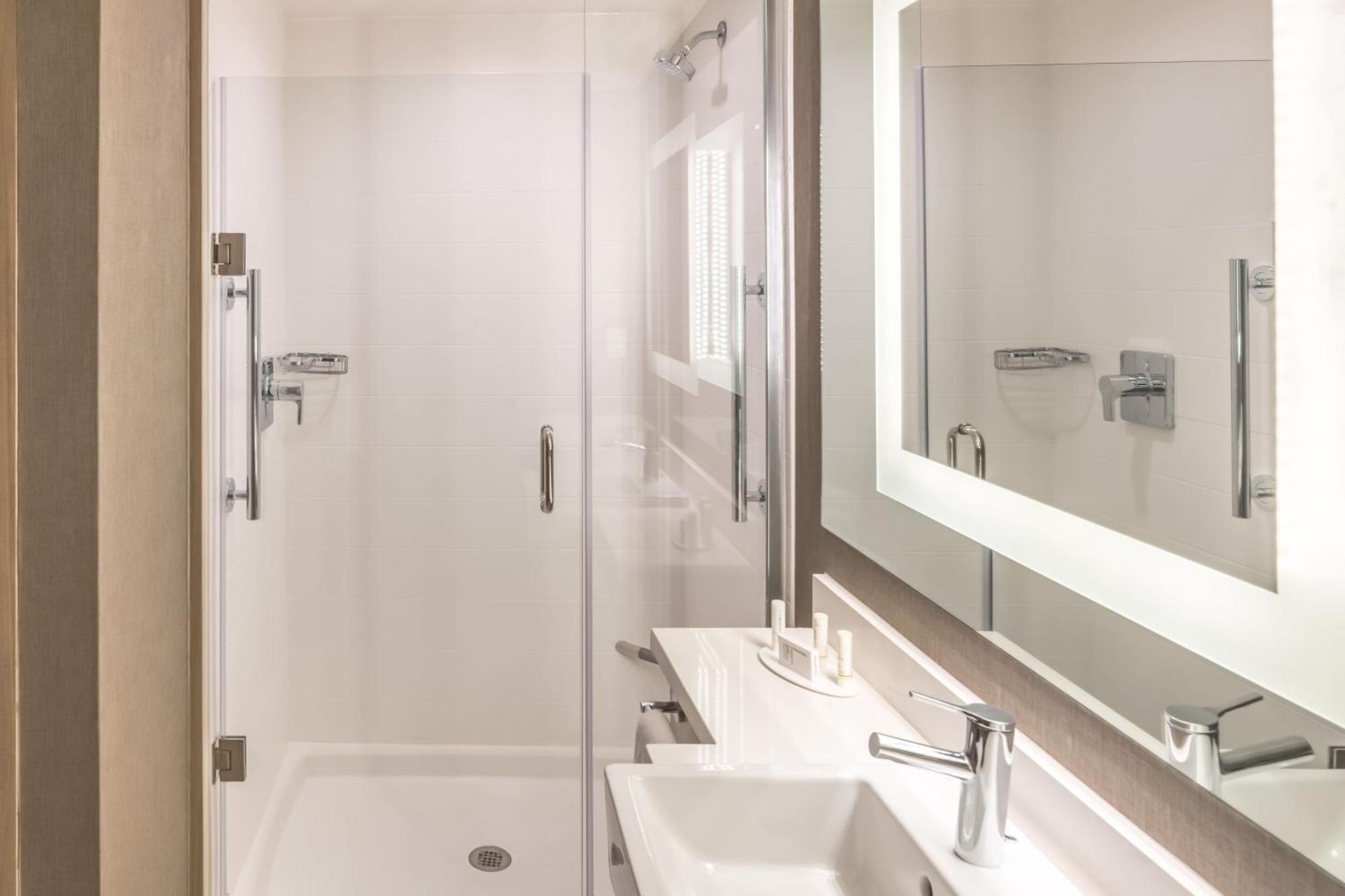 Hotel Springhill Expressway 3*