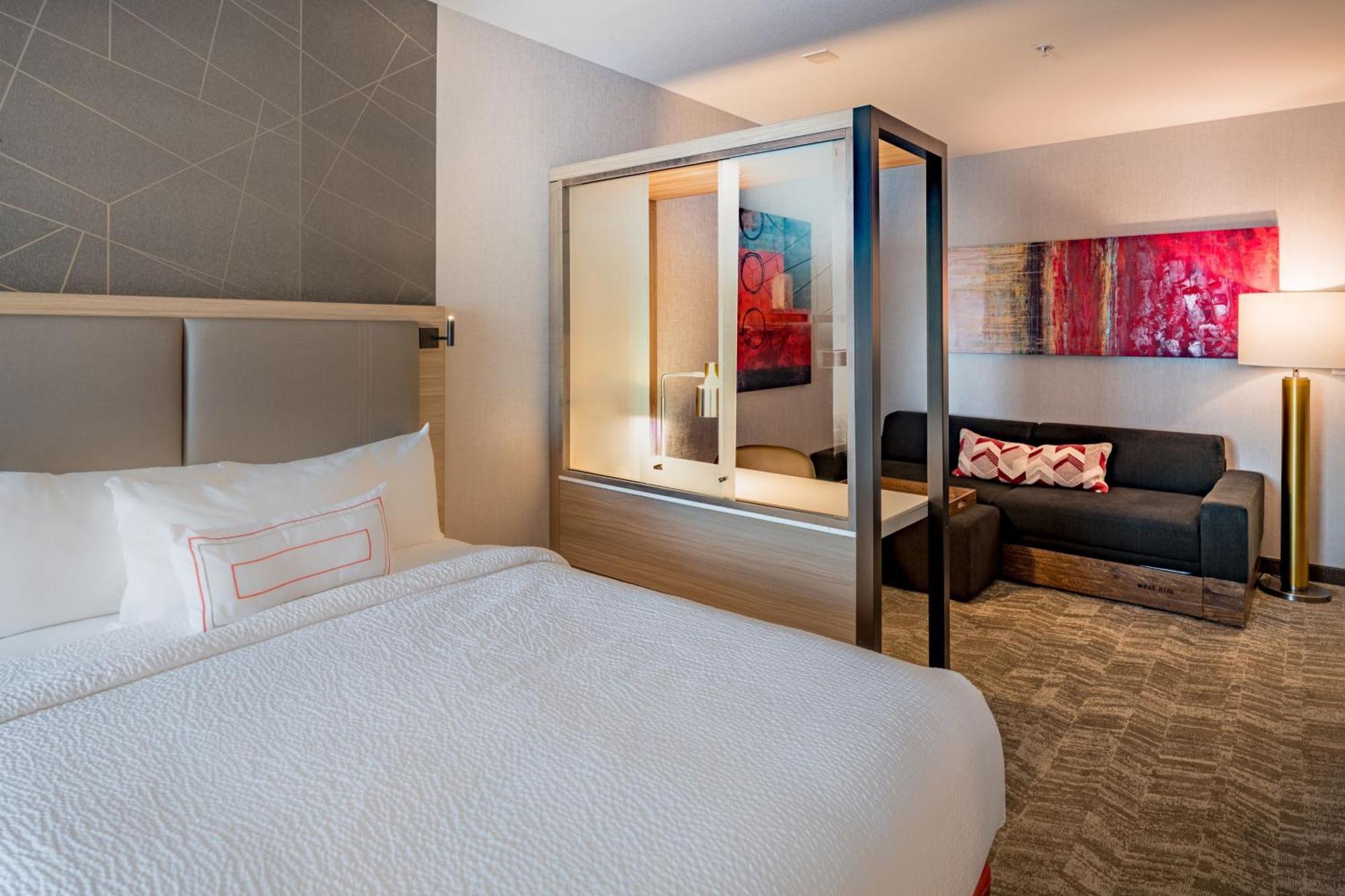 Hotel Springhill Expressway
