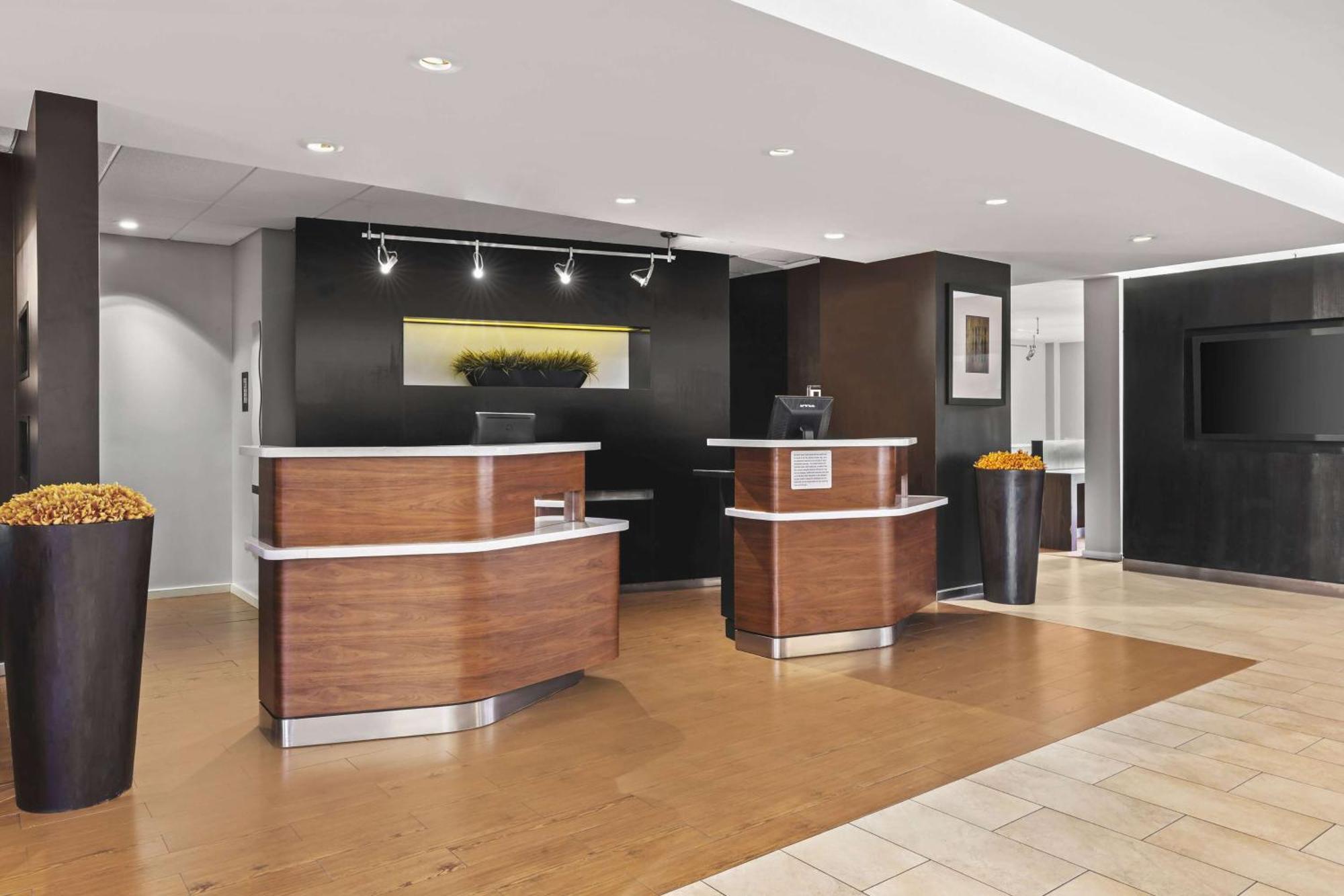 Hotel Super 8 By Wyndham Field Airport Dallas