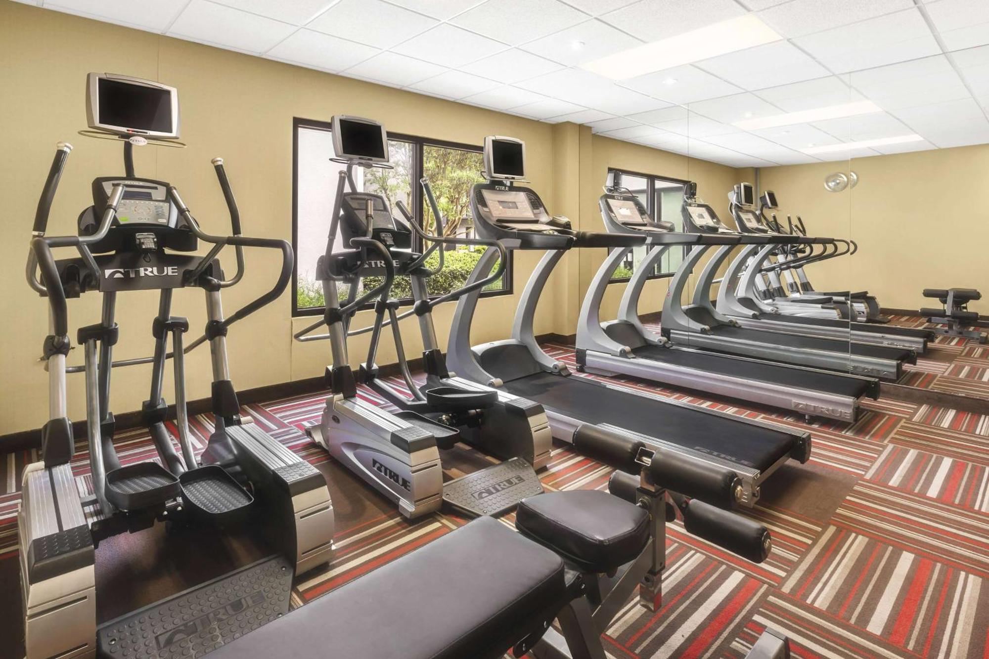 Super 8 By Wyndham Field Airport Dallas