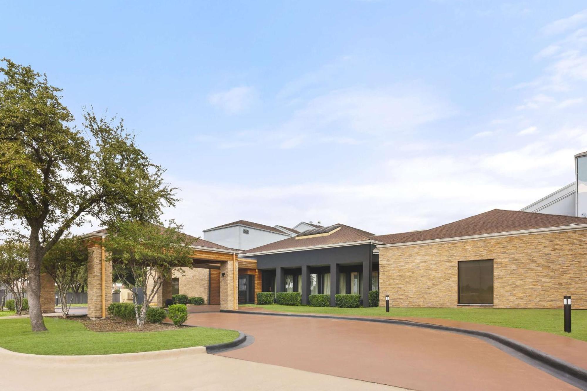 Super 8 By Wyndham Field Airport Dallas