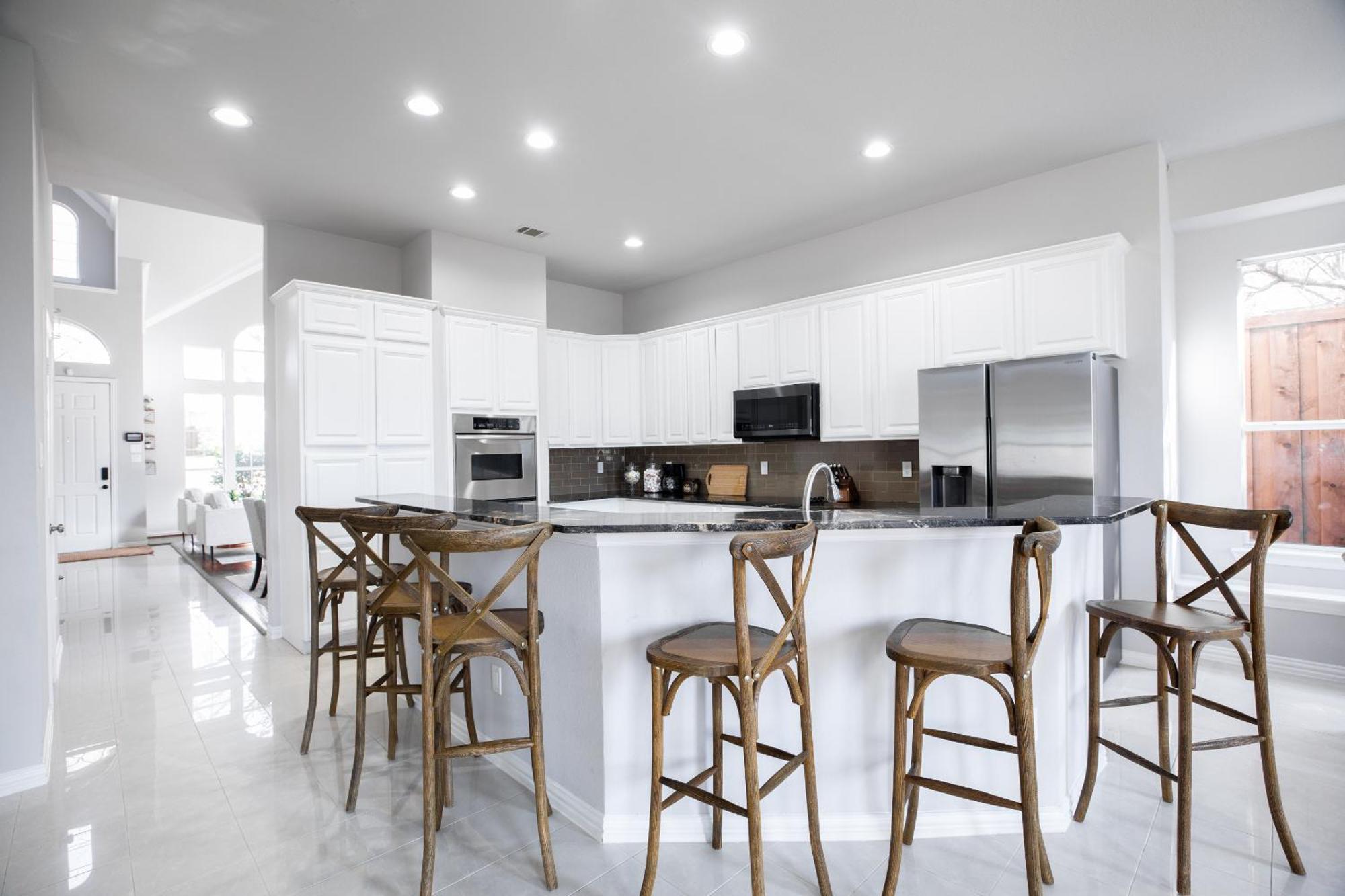 Elegant Executive Escape 3800 Sqft 5 Bedroom