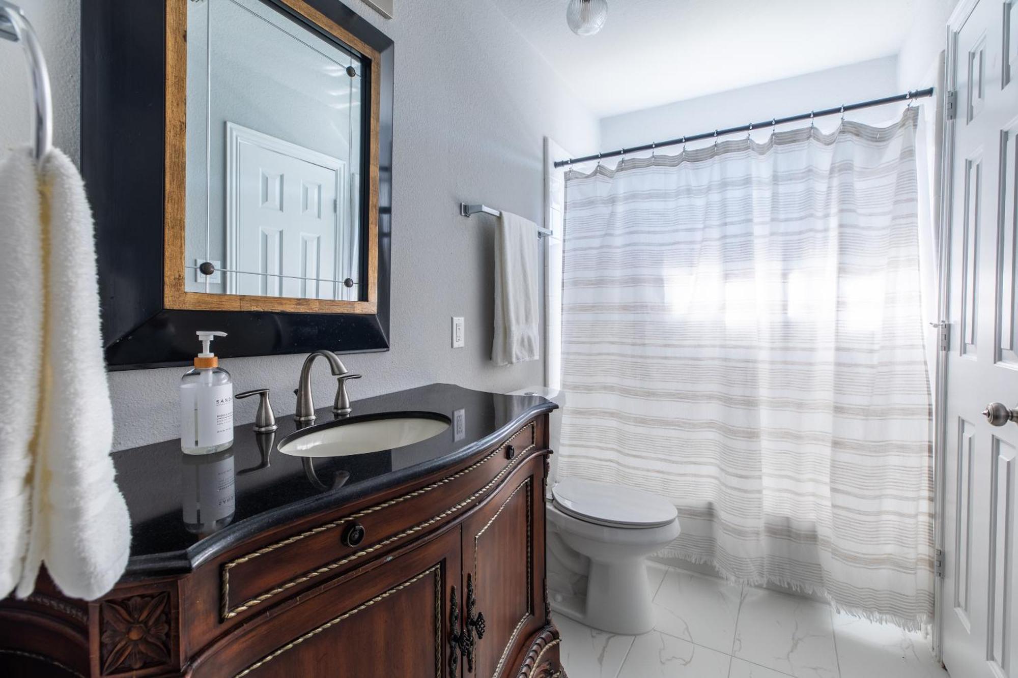 Elegant Executive Escape 3800 Sqft 5 Bedroom Villa
