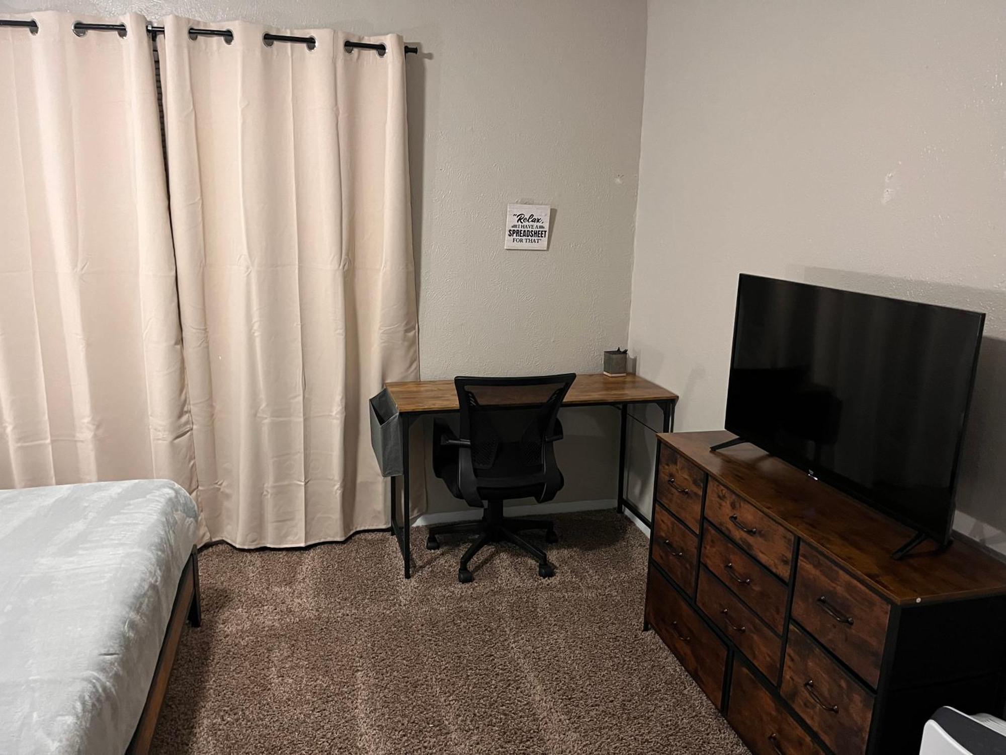 6 Min To Ut Southwestern_fast Wi-fi Apartment