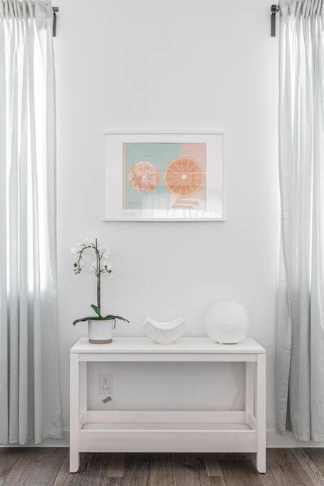 Amazing Location Modern 2-bed Townhome *