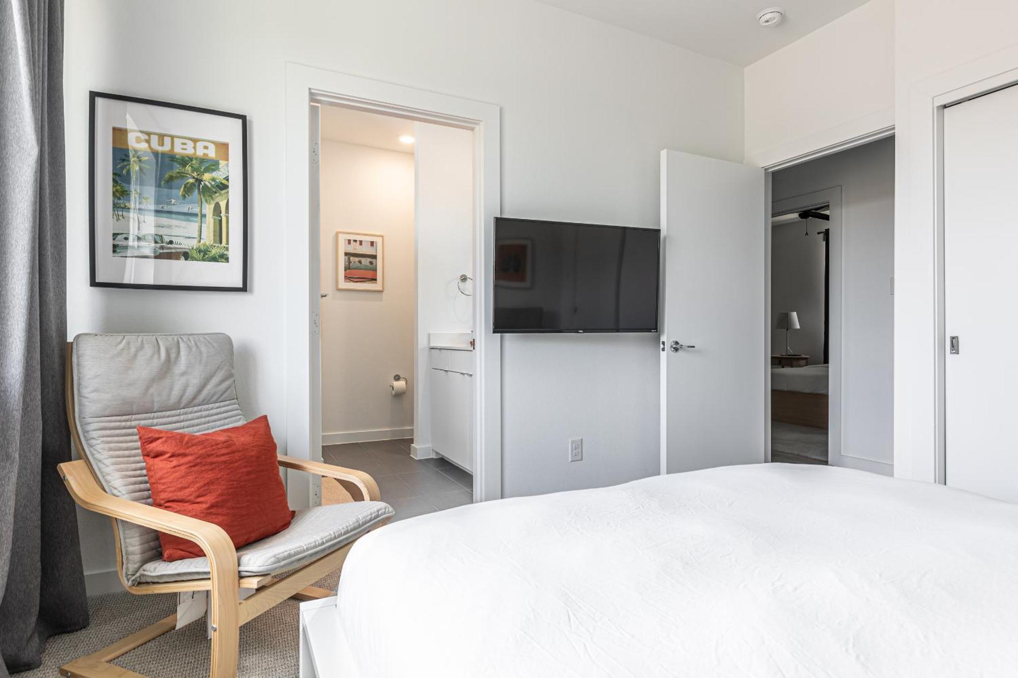 Holiday home Amazing Location Modern 2-bed Townhome *