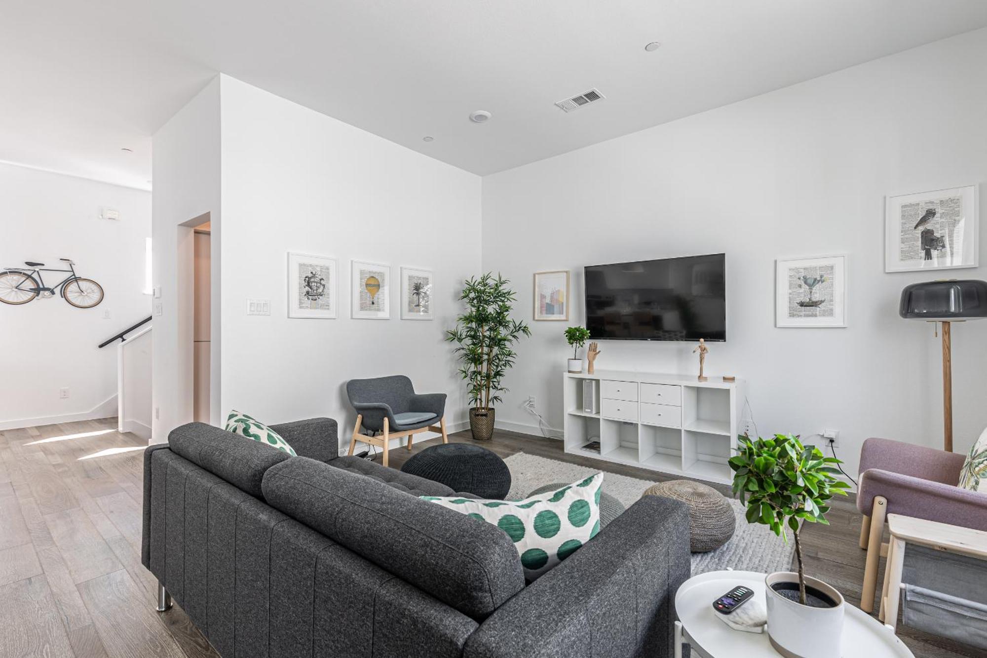 Amazing Location Modern 2-bed Townhome *