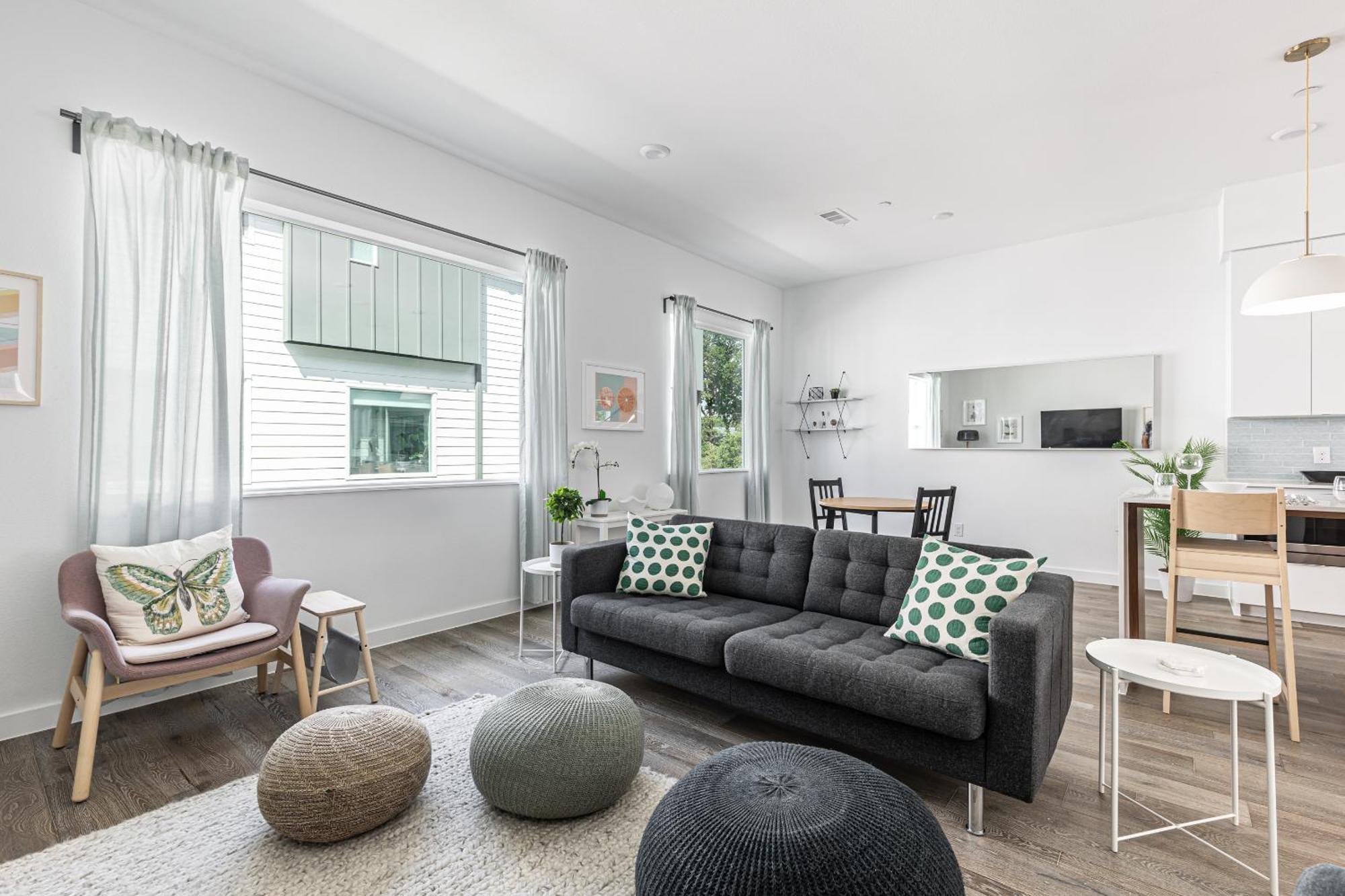 Amazing Location Modern 2-bed Townhome Dallas