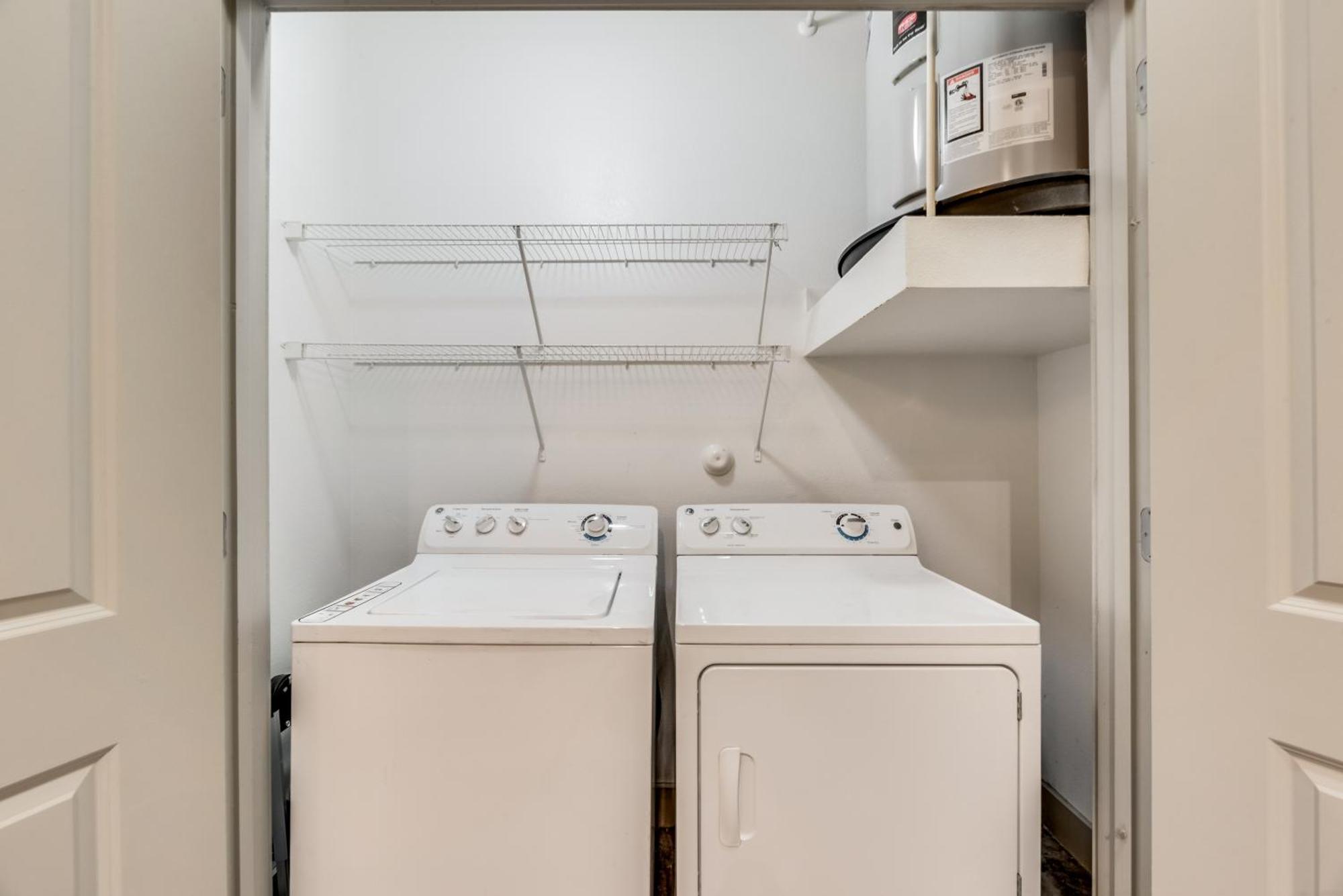 Trendy 2br I Pool I Gym I Free Parking I Workspace *