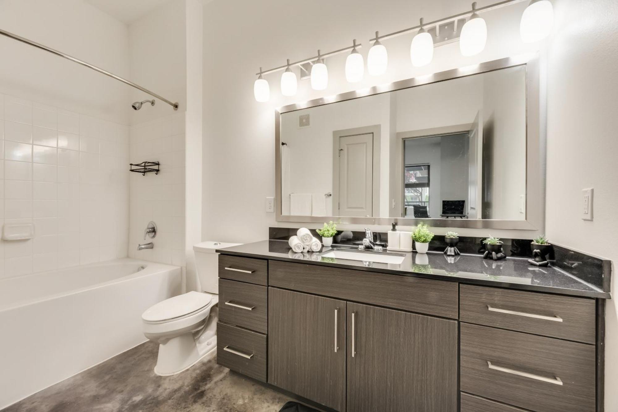 Trendy 2br I Pool I Gym I Free Parking I Workspace * Dallas