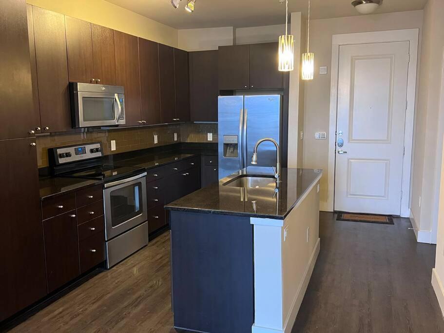 Your 1br And Lr Away From *