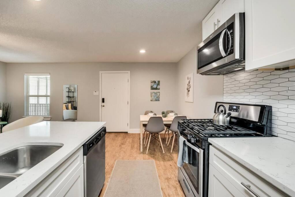 The One That Want & Arboretum Tickets Included Apartment Dallas