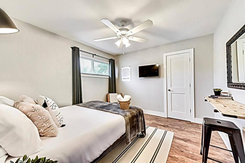 New - Near Deep Ellum + Downtown Flat *