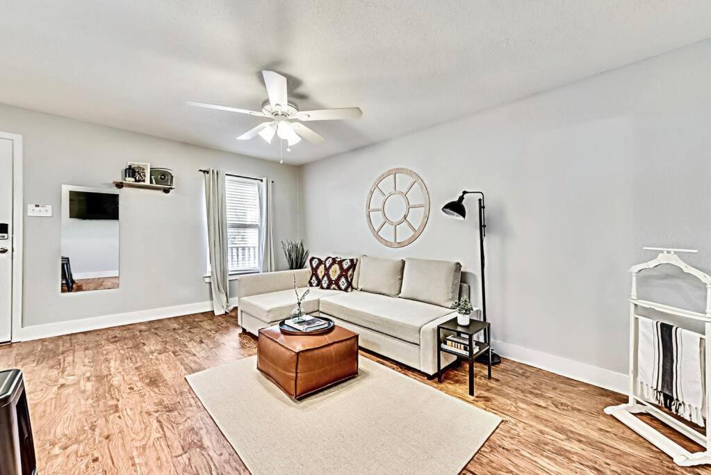 New - Near Deep Ellum + Downtown Flat Apartment Dallas