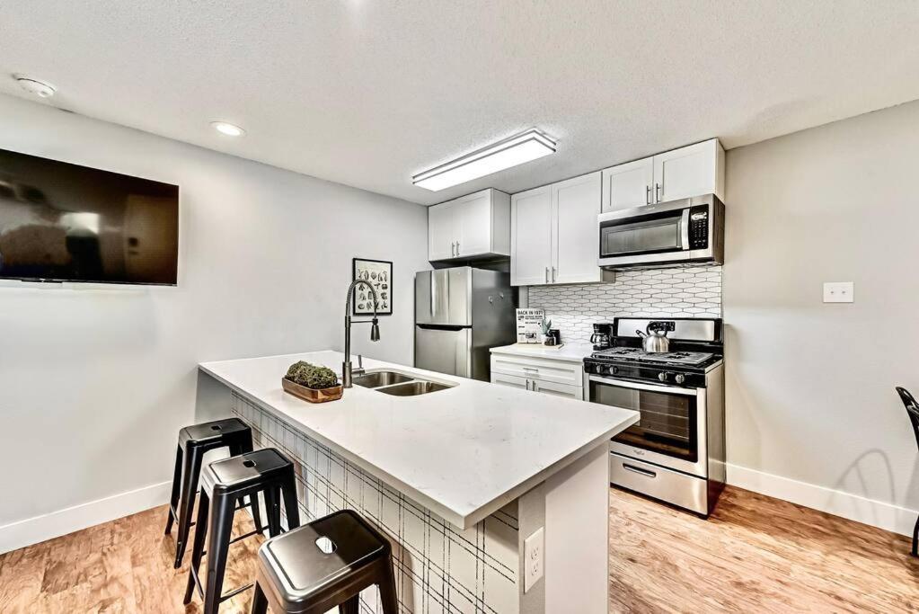 Apartment New - Near Deep Ellum + Downtown Flat *