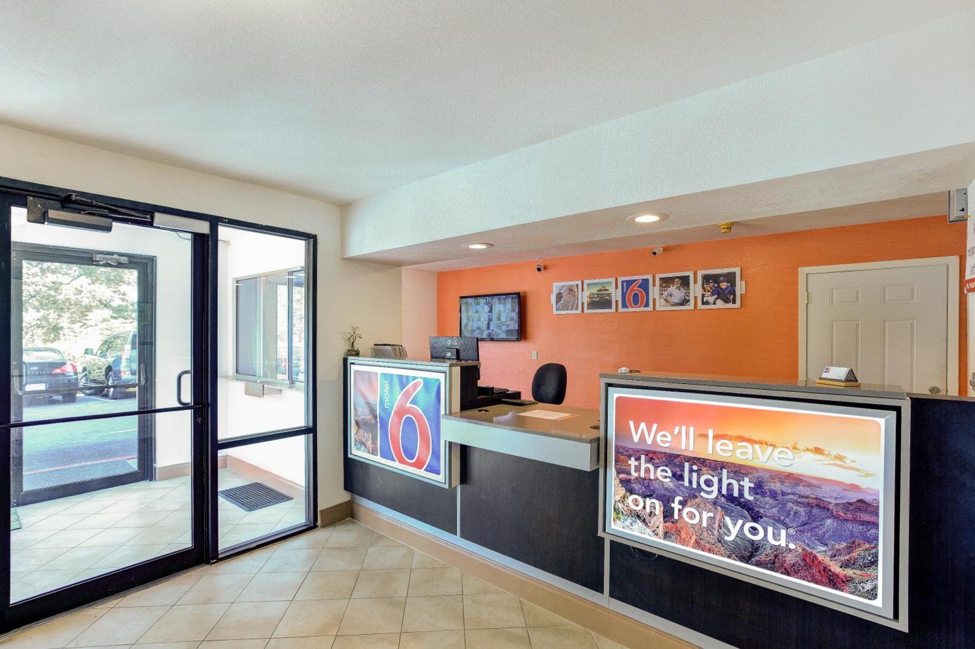 Hotel 6-dallas, Tx - South 2*