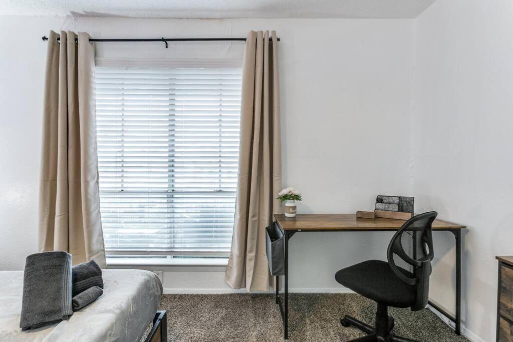 Medical District_fast Wi-fi Apartment Dallas