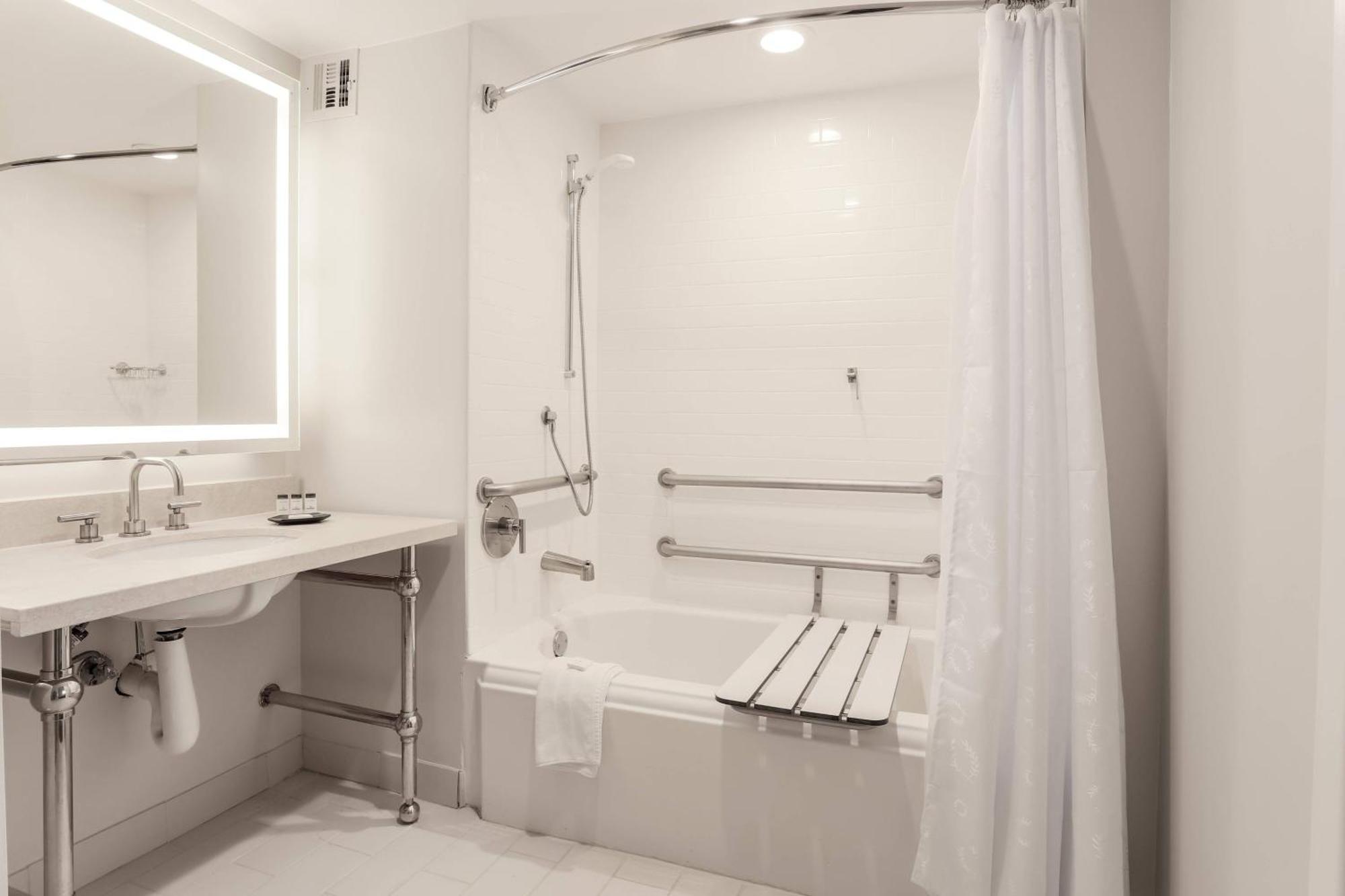 Sheraton Market Center 4* Dallas