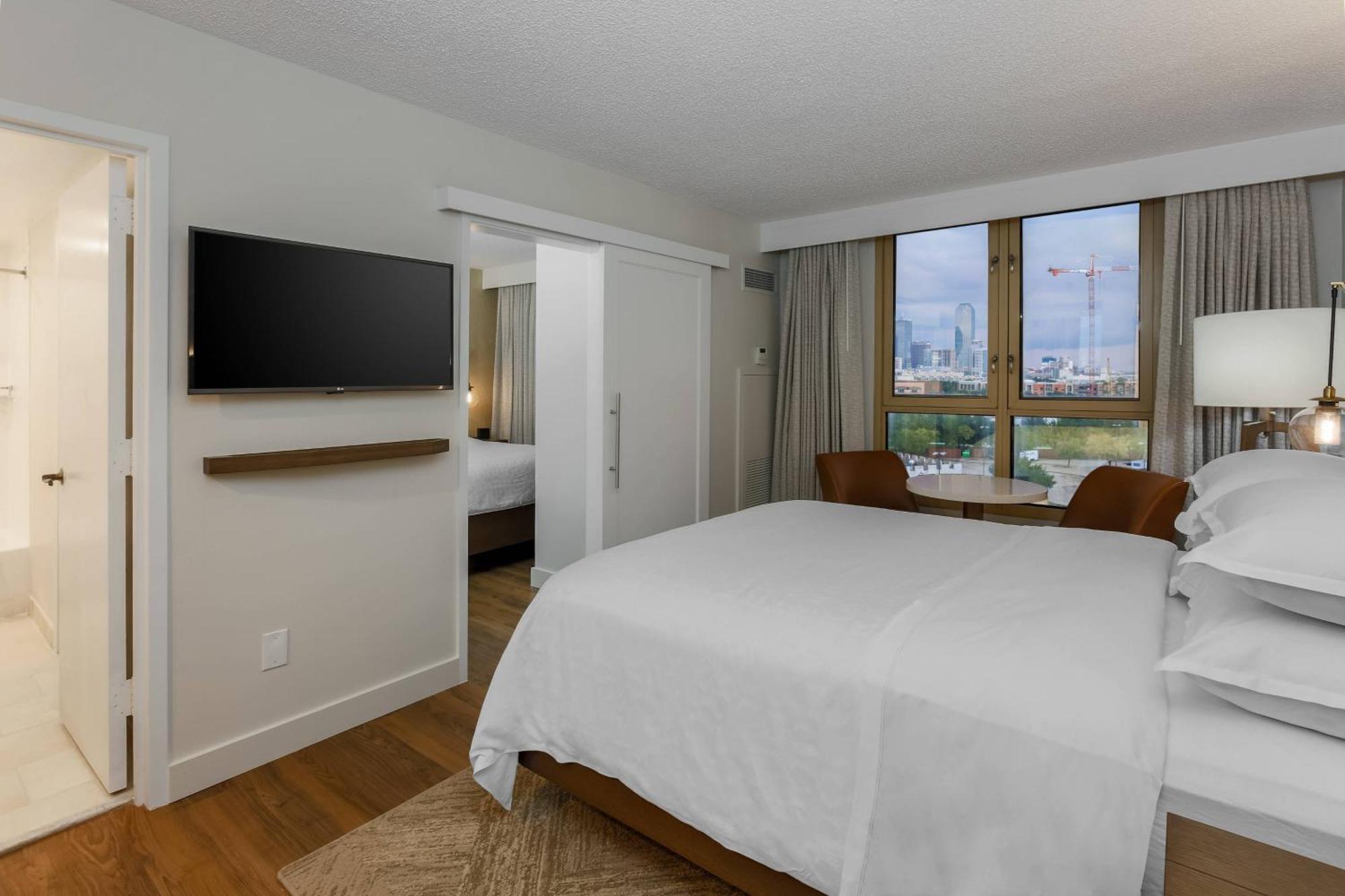 Sheraton Market Center 4*