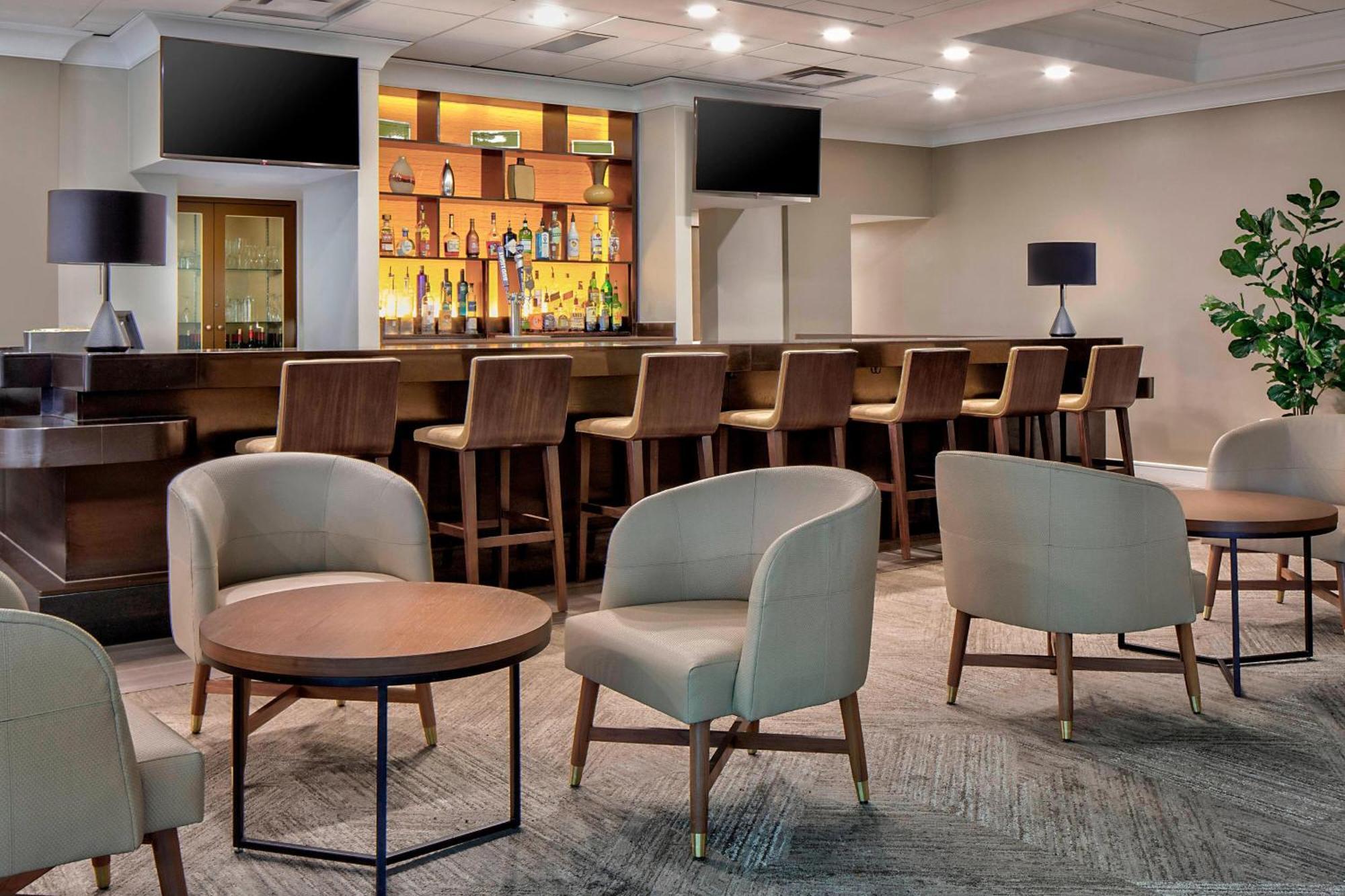 Sheraton Market Center Hotel 4*