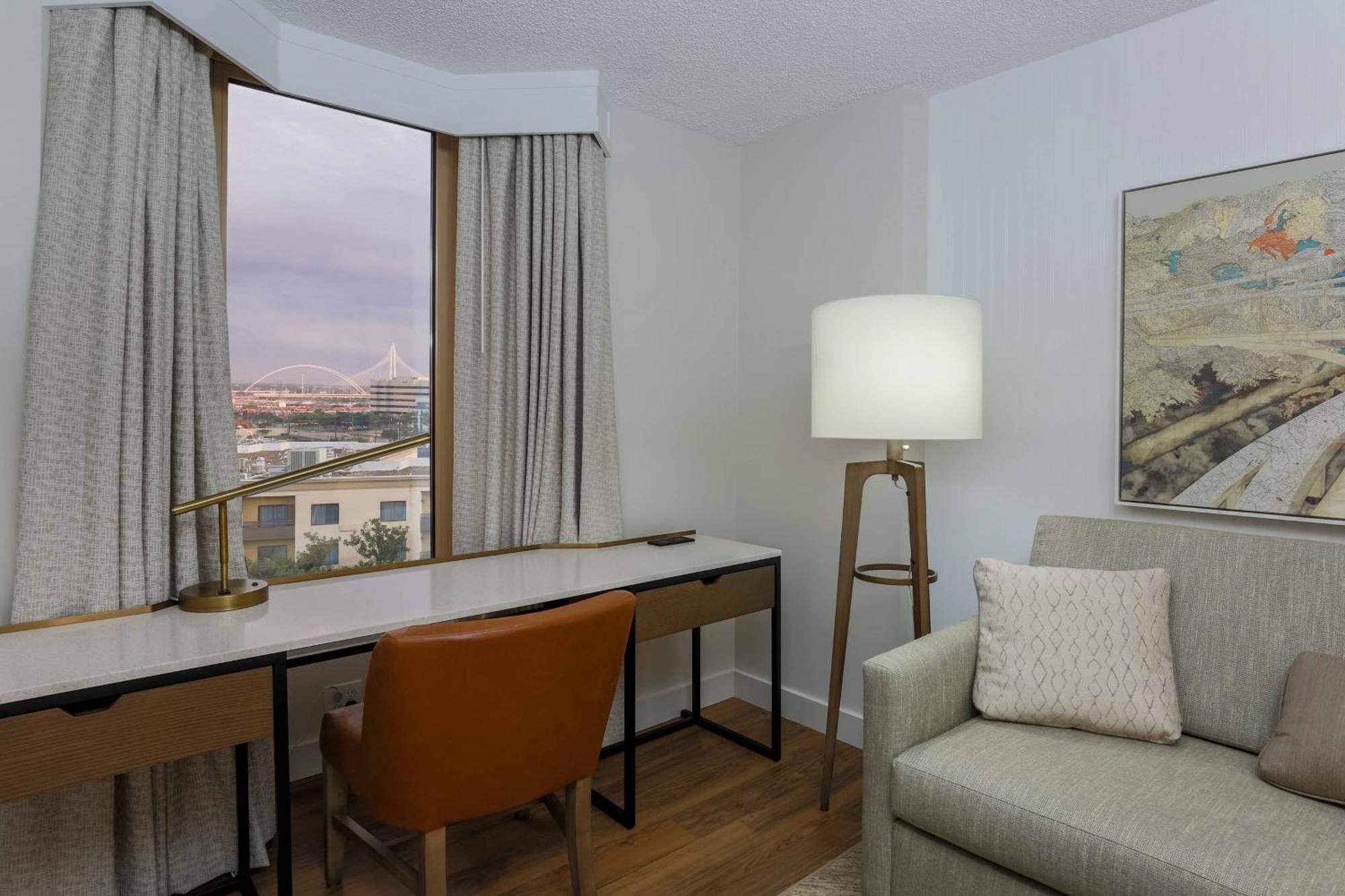Sheraton Market Center 4*