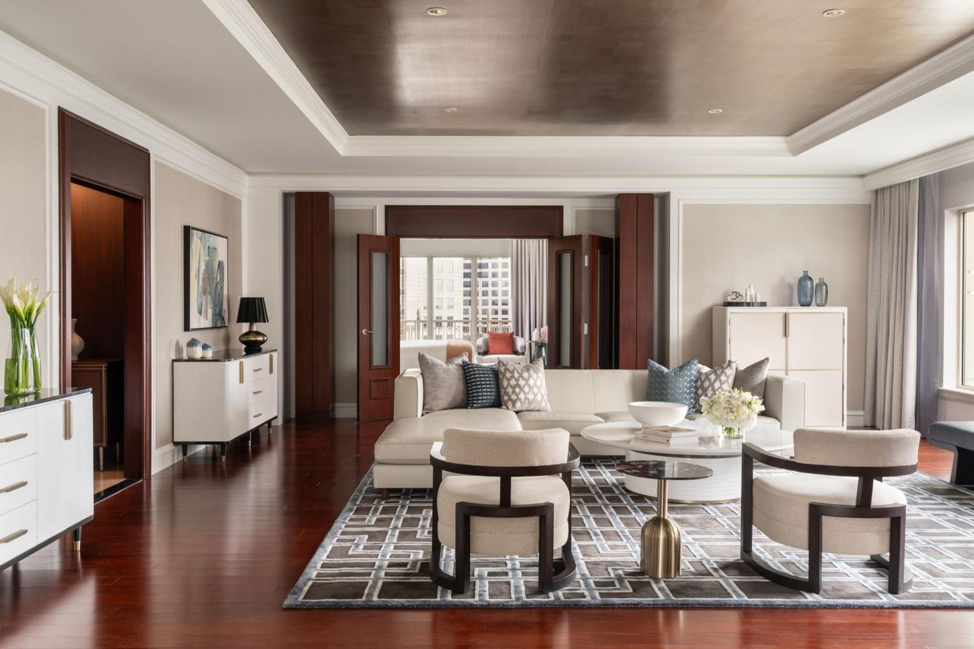 The Ritz-carlton, 4*