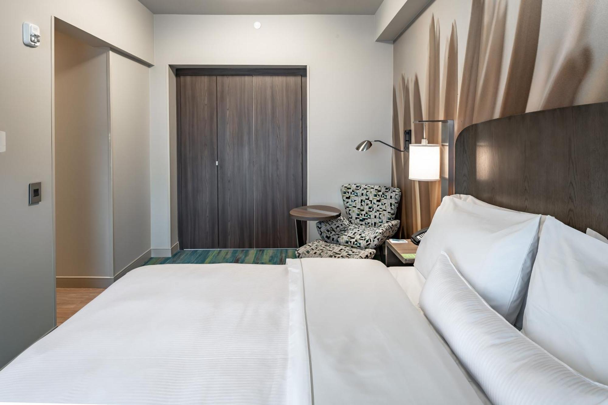 Element Downtown East Hotel 3*