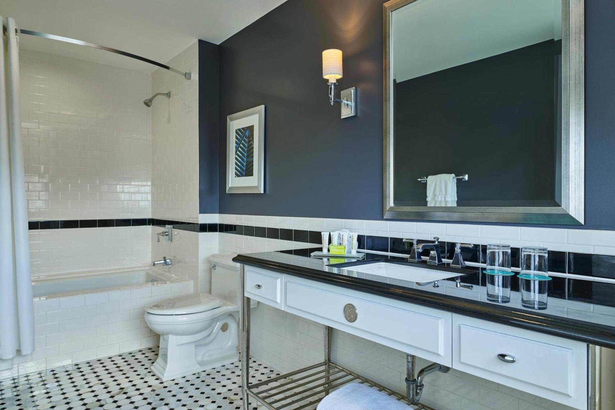 Le Meridien Dallas, The Stoneleigh Hotel