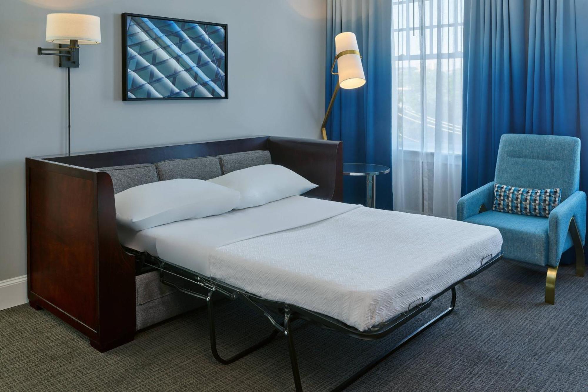 Le Meridien Dallas, The Stoneleigh 4*