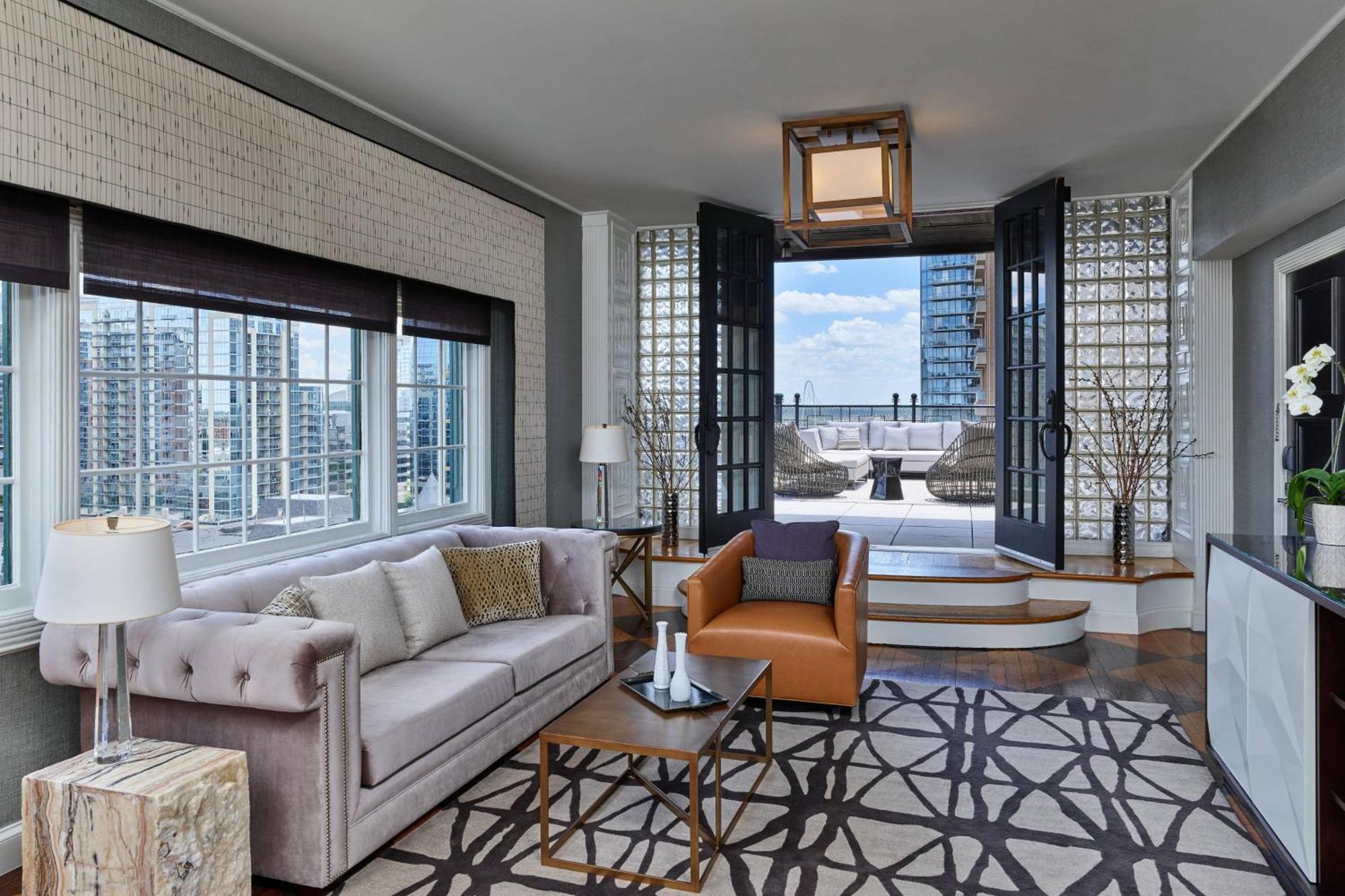 Le Meridien Dallas, The Stoneleigh Hotel 4*
