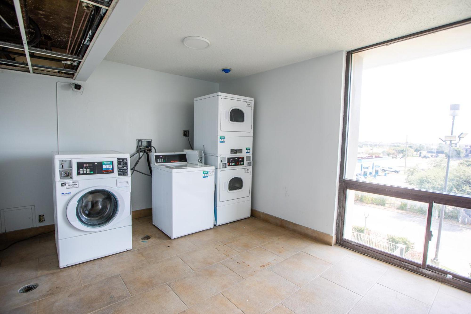 La Quinta By Wyndham I-35 Walnut Hill Ln Hotel 3*