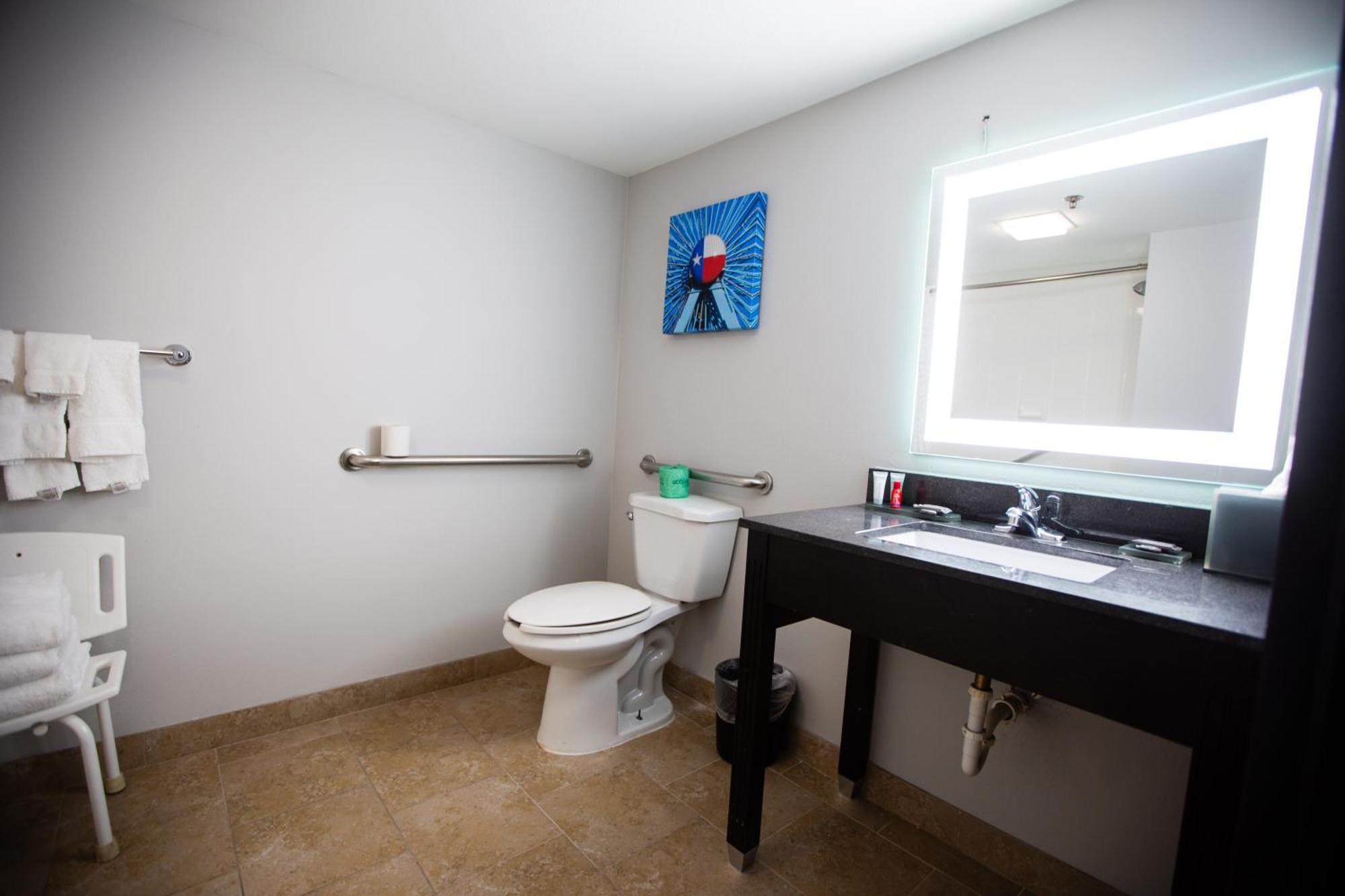 La Quinta By Wyndham I-35 Walnut Hill Ln Hotel 3*