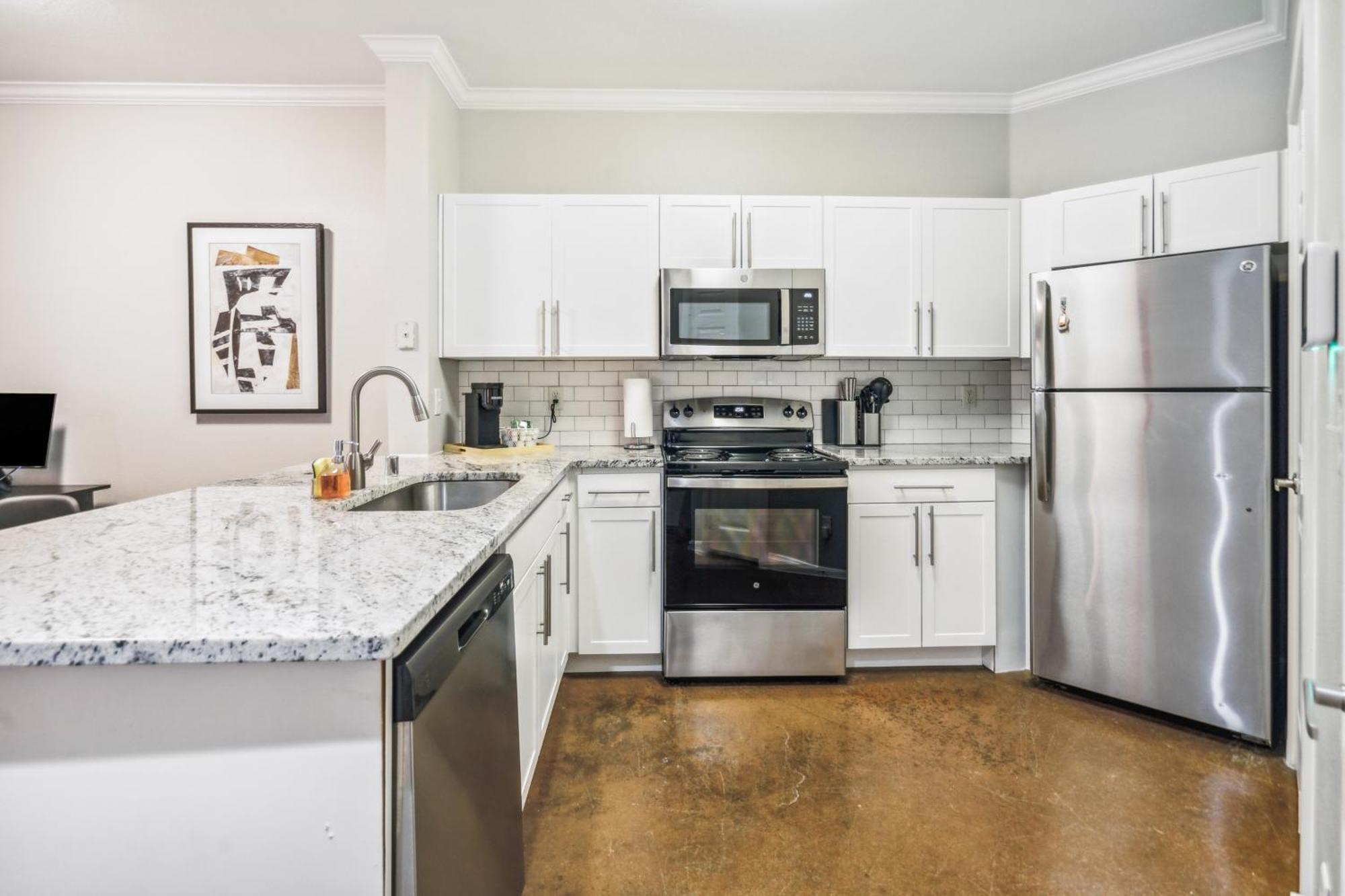 1001 Ross Avenue Apartment