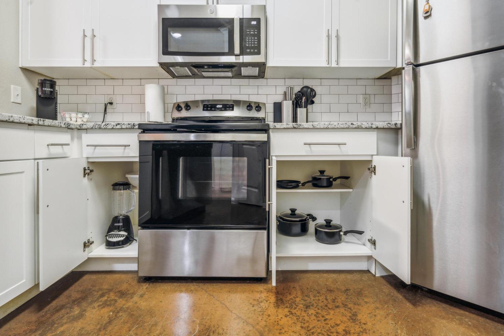 Apartment 1001 Ross Avenue