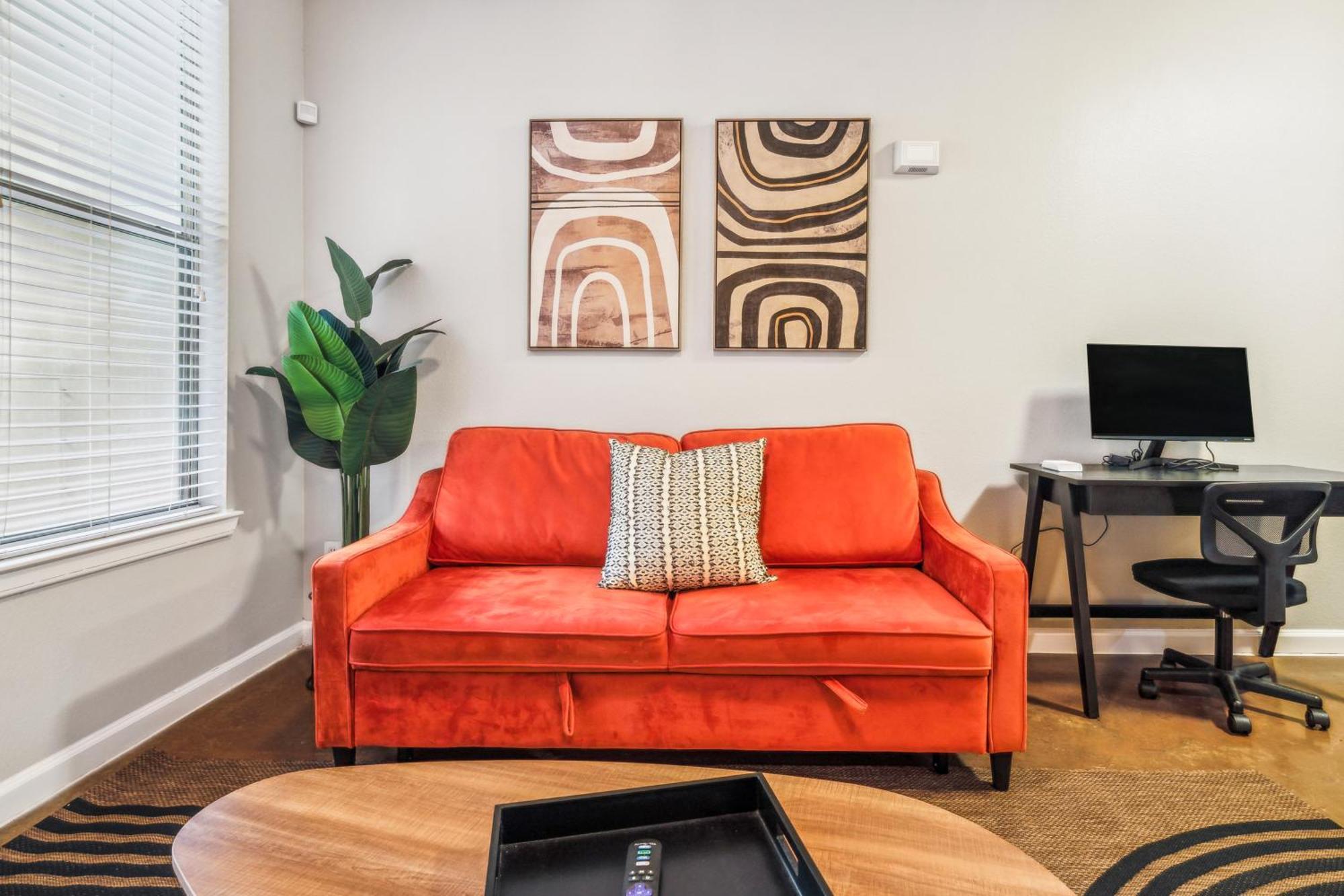 Apartment 1001 Ross Avenue