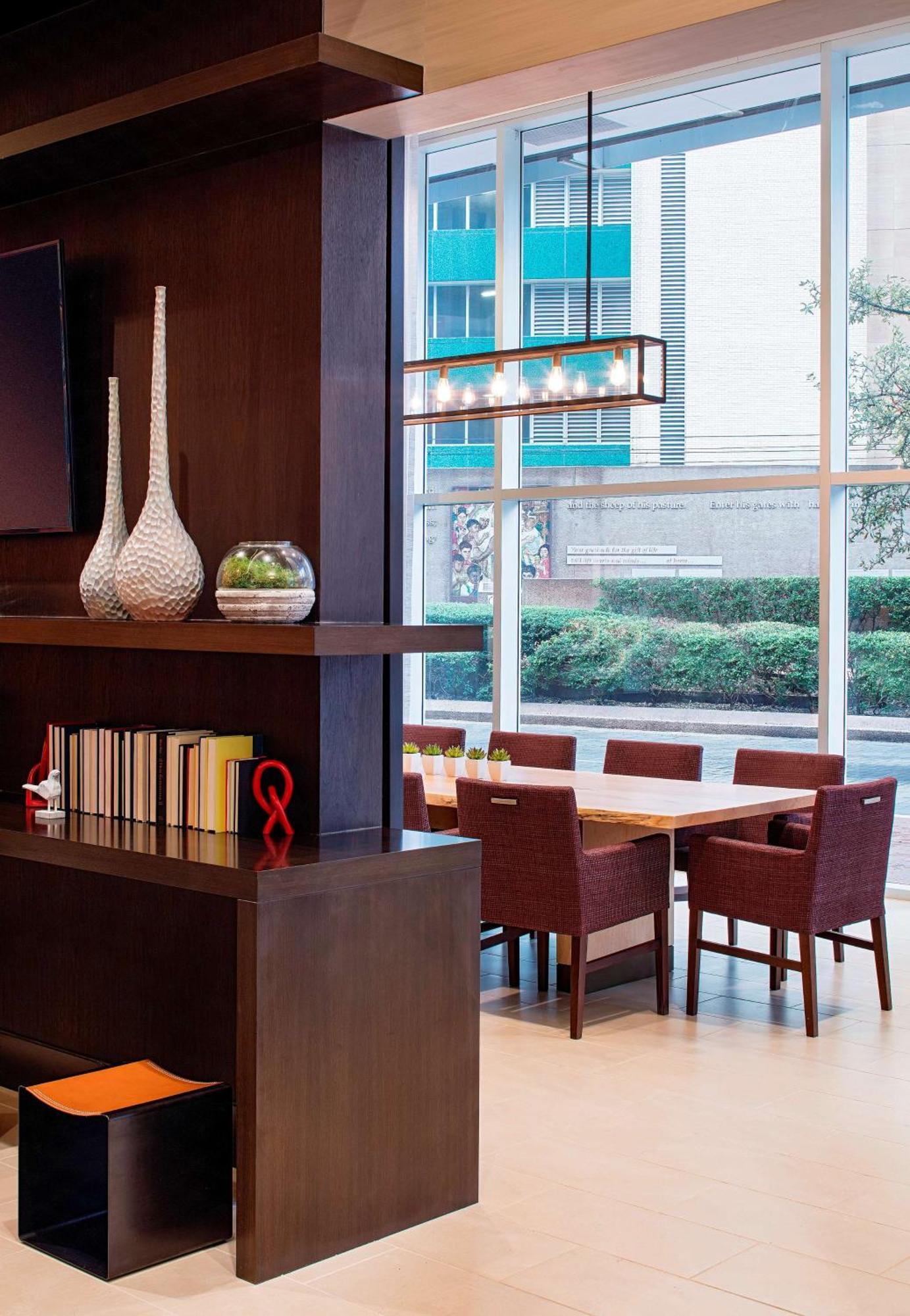 Hilton Garden Downtown Hotel Dallas