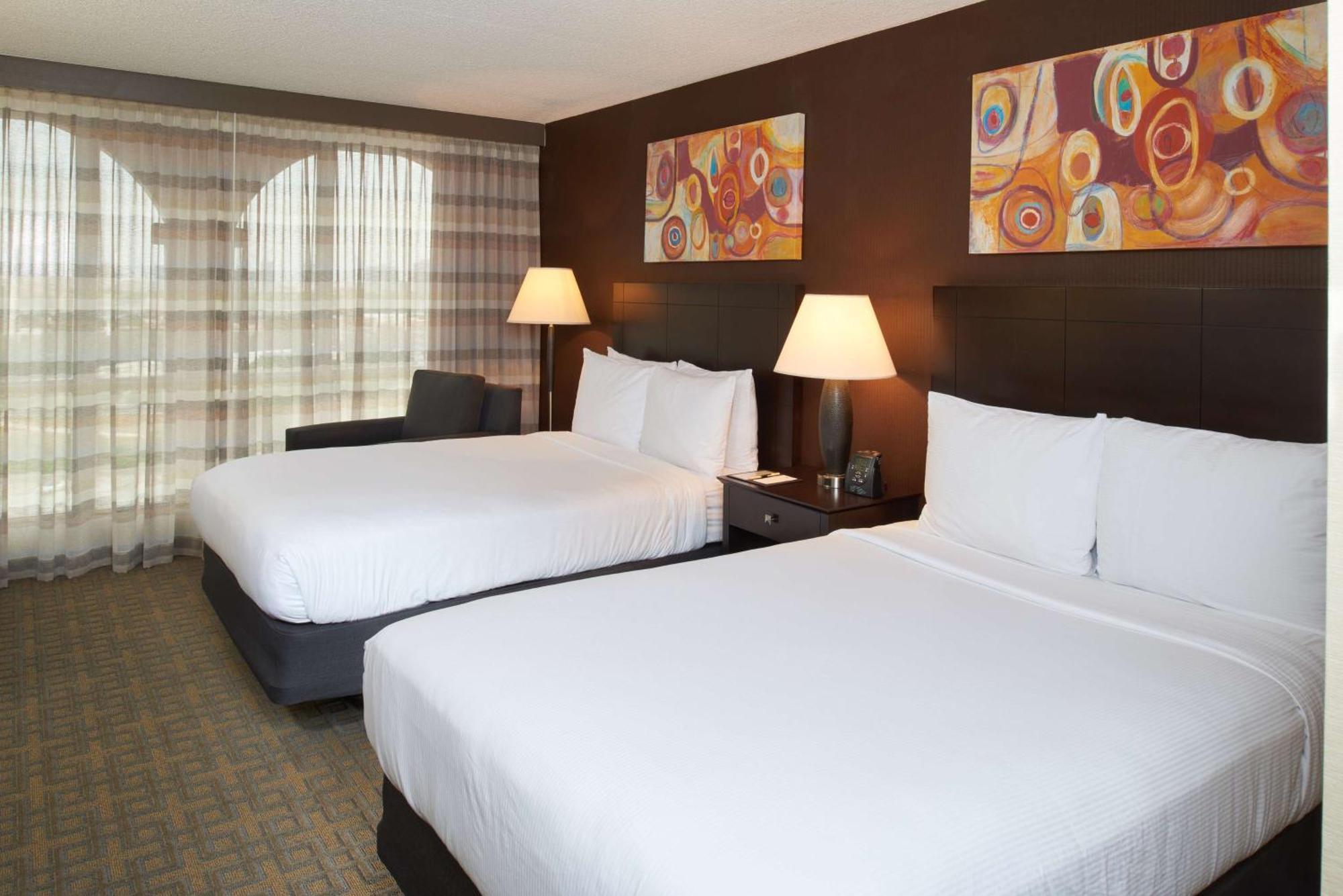 Doubletree By Hilton Market Center 3*