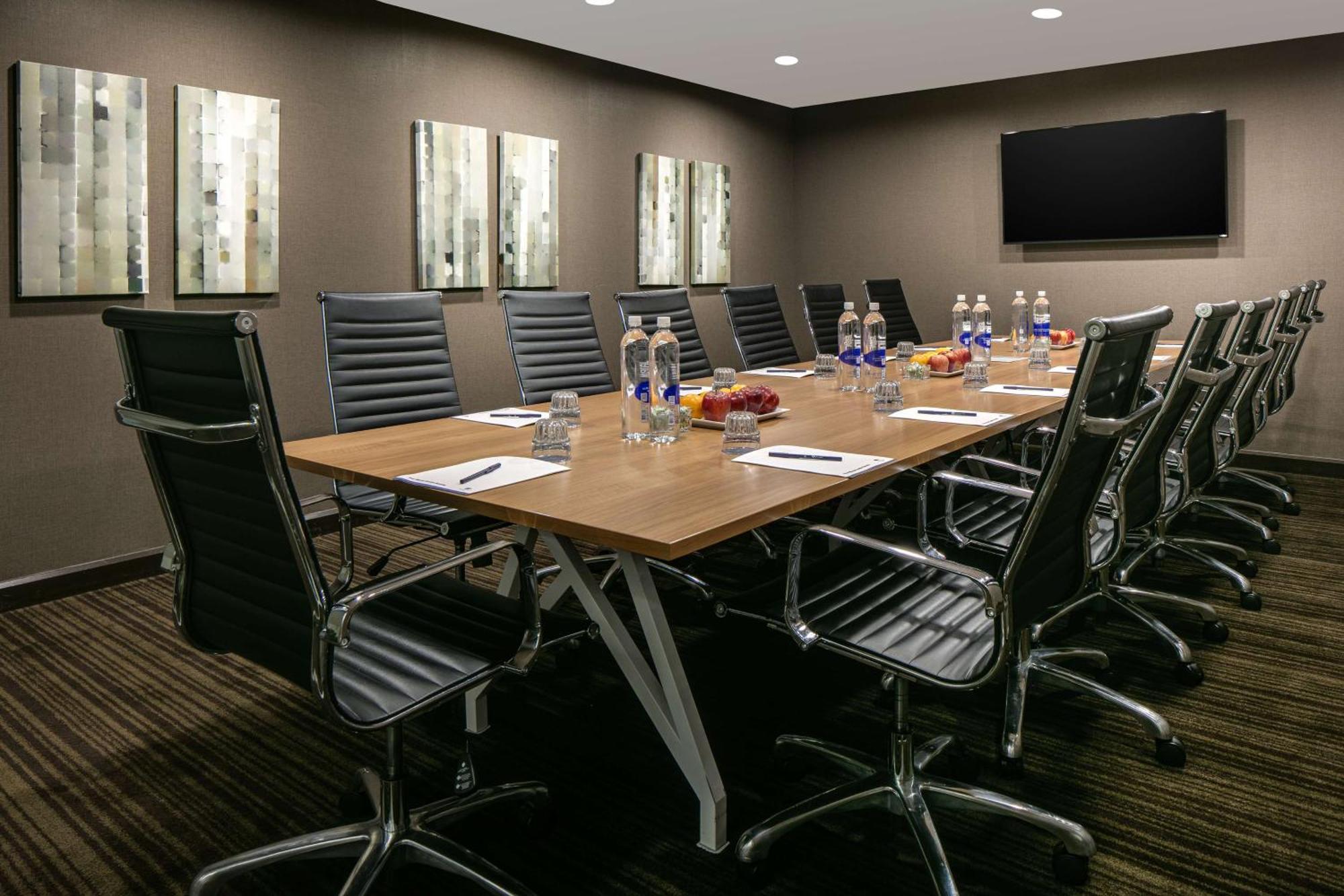 Hotel Doubletree By Hilton Market Center Dallas